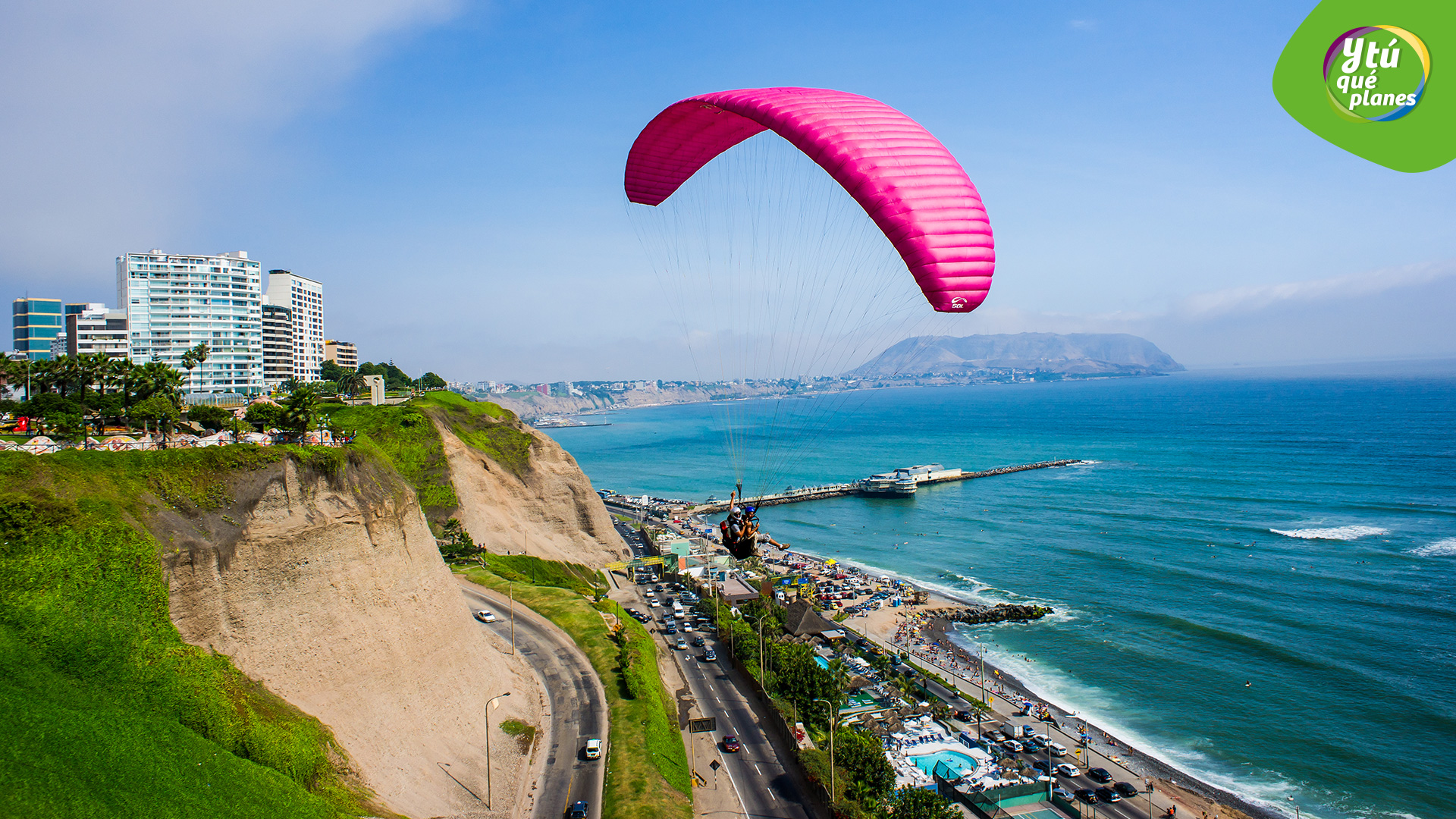 Parapente en el malecón de Miraflores.